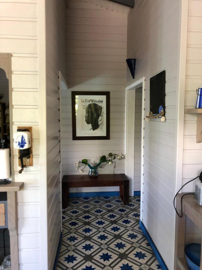 La Maison Bleue - Les Hauts De La Baie Terre-de-Bas 외부 사진
